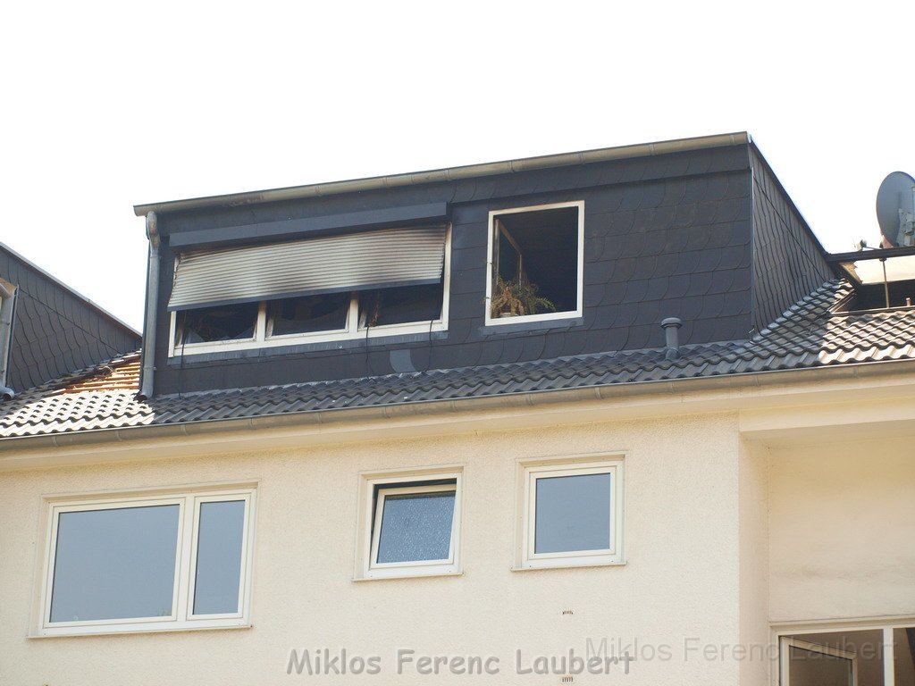 Mark Medlock s Dachwohnung ausgebrannt Koeln Porz Wahn Rolandstr P70.JPG